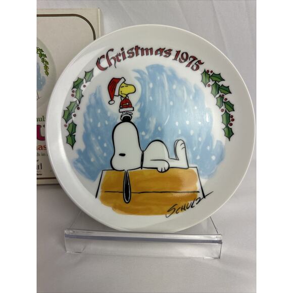 PEANUTS SNOOPY & WOODSTOCK 1975 Limited Edition Christmas Plate - Picture 2 of 5